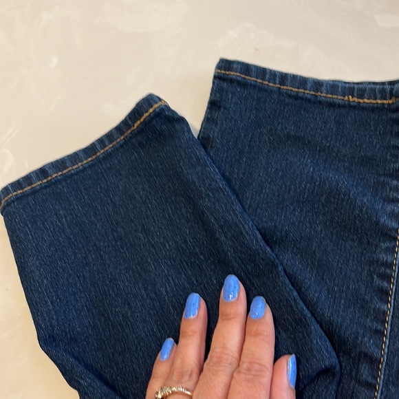 Levi’s - Picture 4 of 5